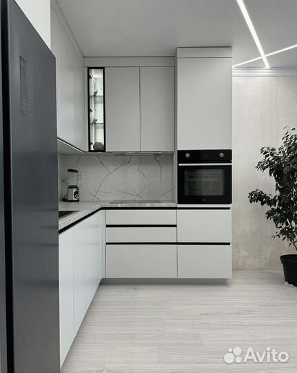 Кухня угловая легкая в уходе