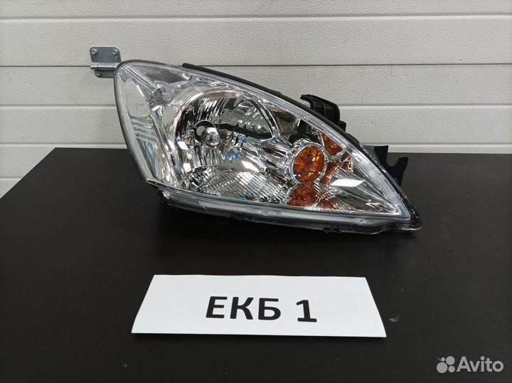 Фара правая Mitsubishi Lancer 9 2000-2010