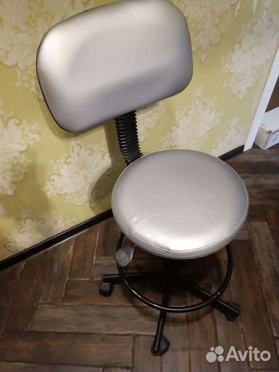 Стул мастера высокий