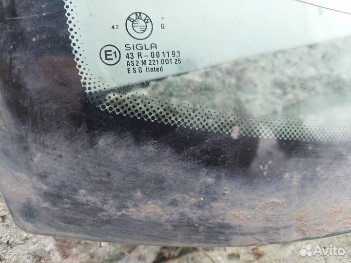 Стекло заднее BMW 5 E34