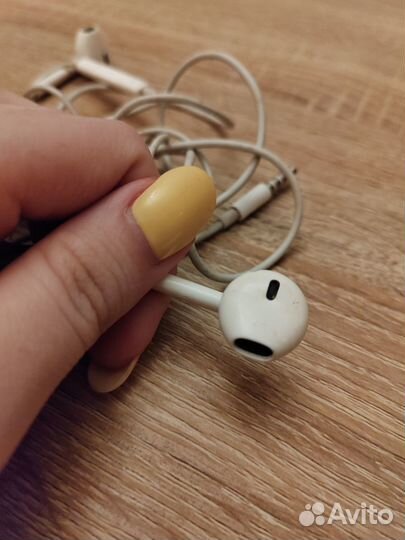 Проводные наушники для телефона