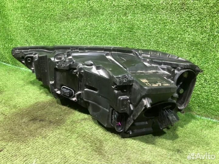 Фара правая Audi A8/S8