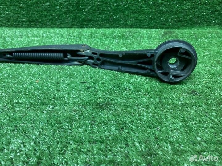 Поводок дворника левый Ford Focus 3 1.6 2014