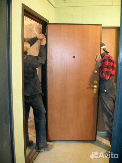 Установка входных и межкомнатных дверей и откосов