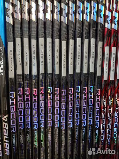 Хоккейные клюшки bauer,ccm. Краги хоккейные CCM