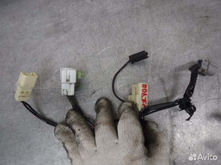 Проводка двери багажника Mitsubishi Pajero Sport 2