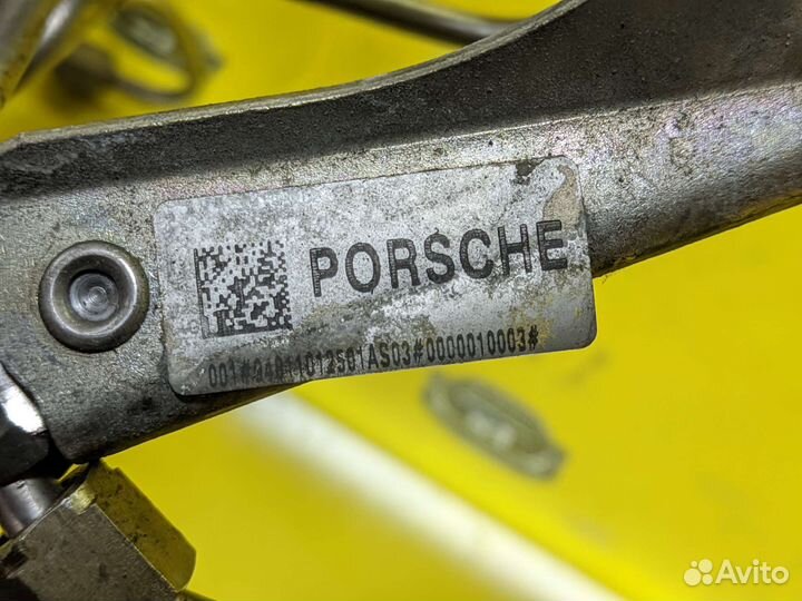 Топливная рампа с форсунками Porsche Cayenne