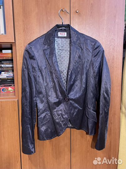 Костюм женский фиолетовый металлик