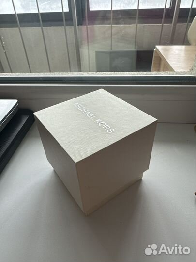 Часы наручные женские