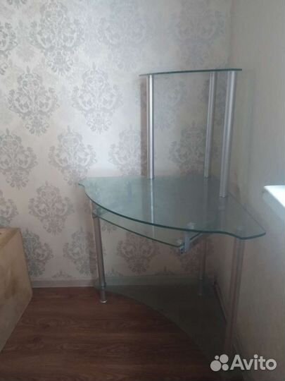 Компьютерный стол стеклянный