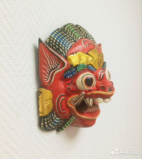 Маска настенная дерево