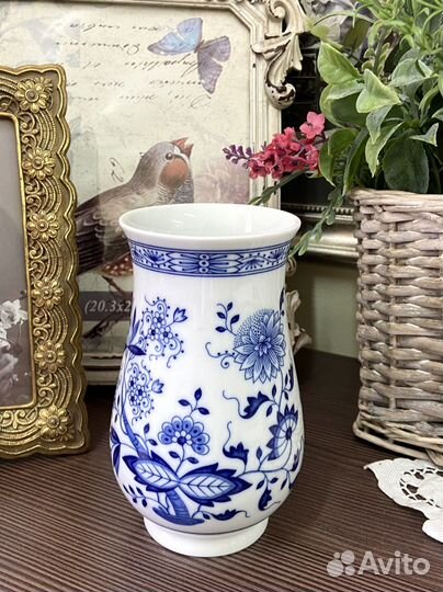 Вазочка Hutschenreuther «Луковый узор»