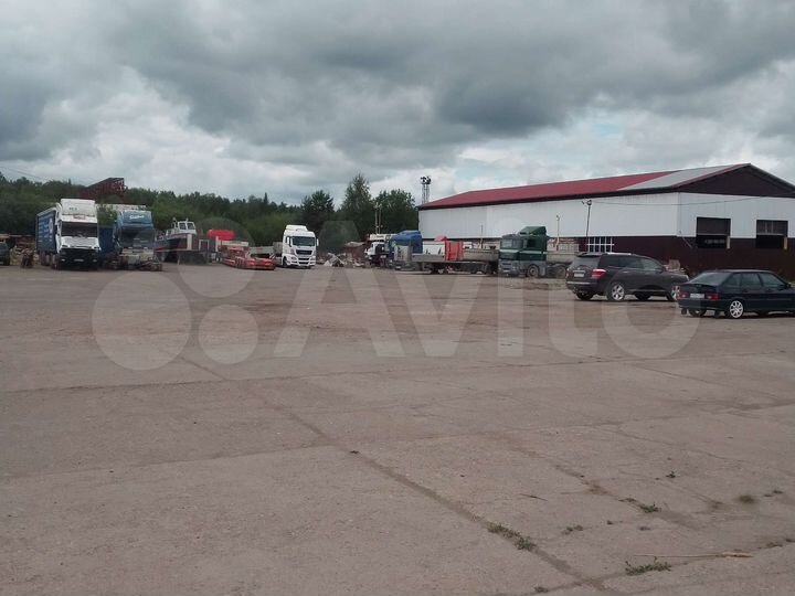 Машиноместо, > 30 м²