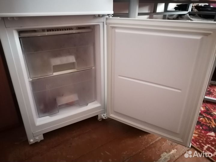 Холодильник Бирюса 118