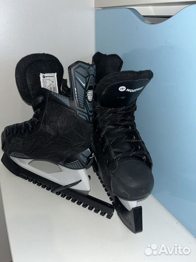 Коньки хоккейные