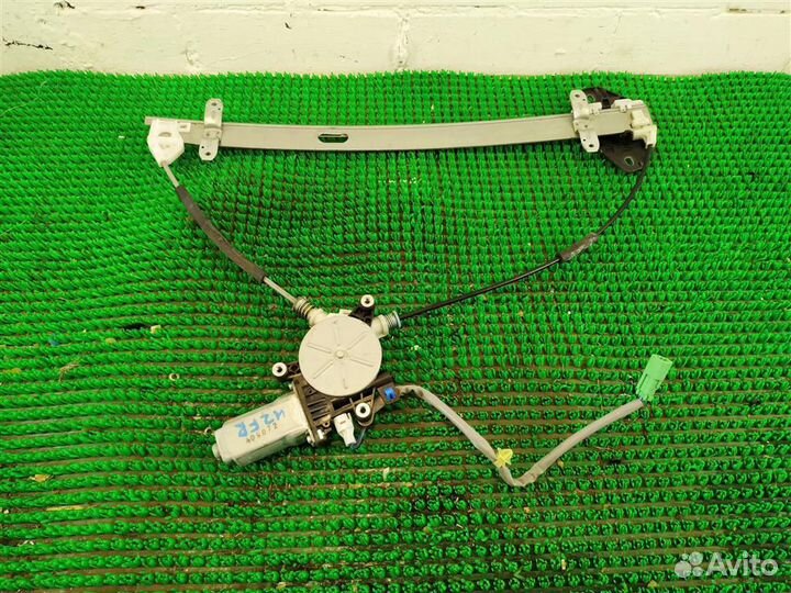 Стеклоподъемник передний правый Honda CR-V 2 (RD5