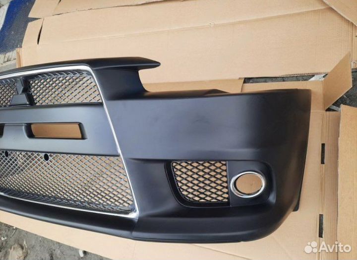 Бампер Mitsubishi Lancer 2007-2015 EvoStyle