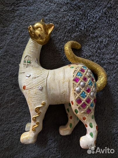 Статуэтка кошка