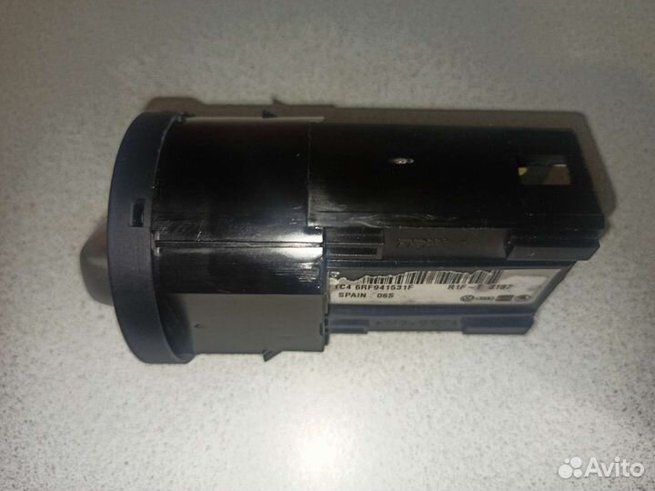 Переключатель VW Polo sedan 6RF941531F