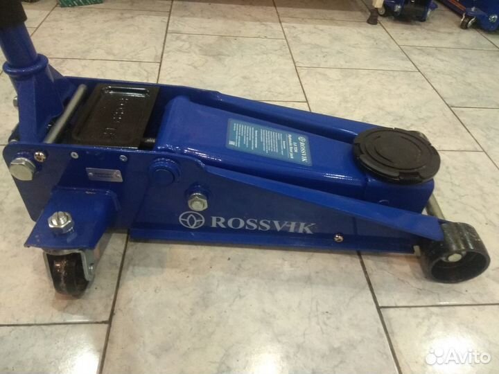 Домкрат подкатной 3т