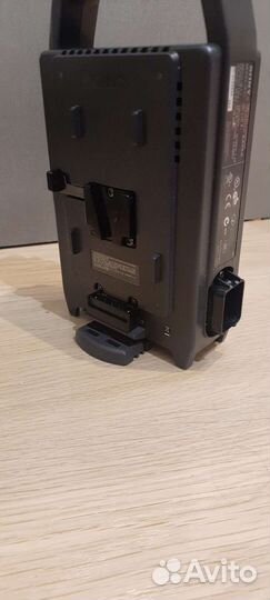 Зарядное устройство Sony BC-l70