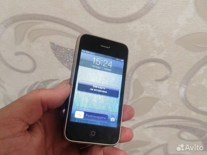 Телефон iPhone 3gs