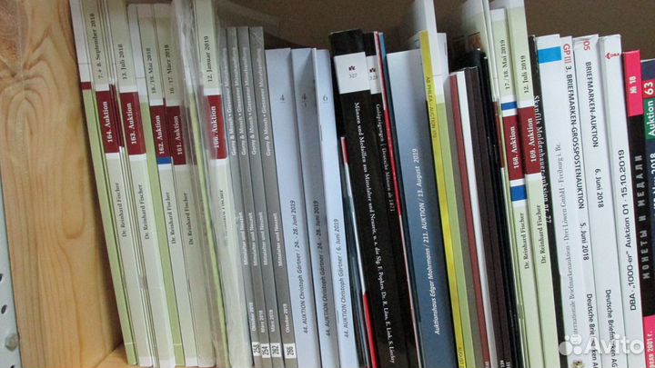 Каталоги и книги монет,медалей,марок,банкнот