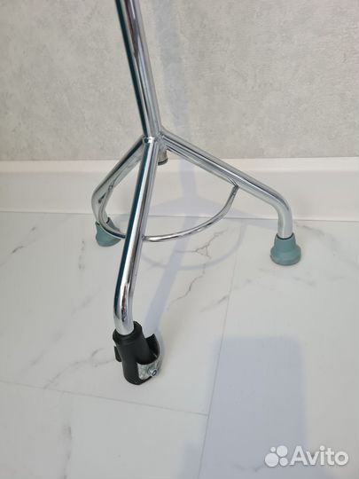 Трость с тремя опорами