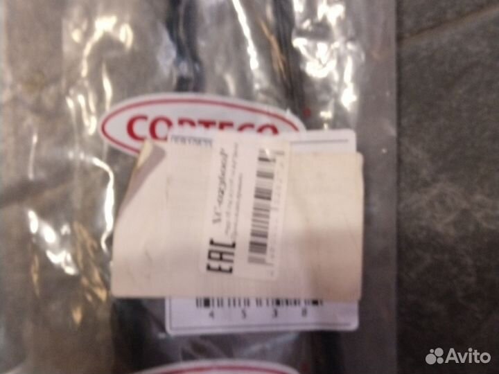 Прокладка под крышку клапанов на рено лагуну 1