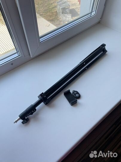 Штатив с кнопкой блютус