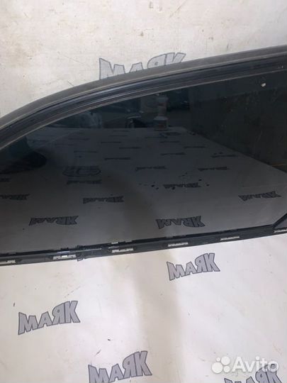 Стекло боковое (собачник) заднее правое Bmw