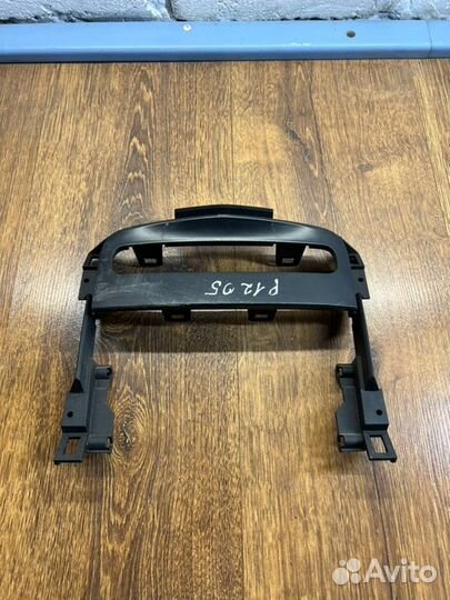 Консоль магнитофона Nissan Primera P 12 1.6 2005