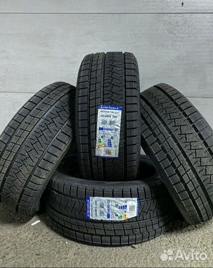 Triangle PL02 275/45 R21 110