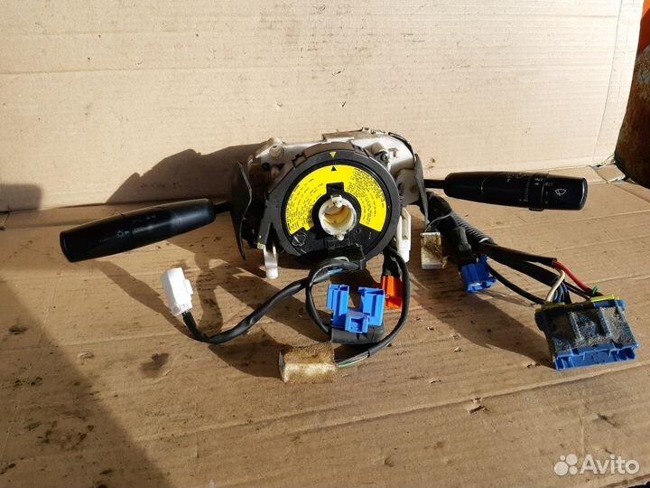 Переключатель подрулевой Мазда Кседос 6