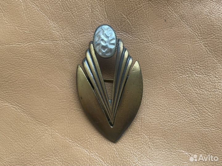 Винтажная брошь в стиле модерн лофт