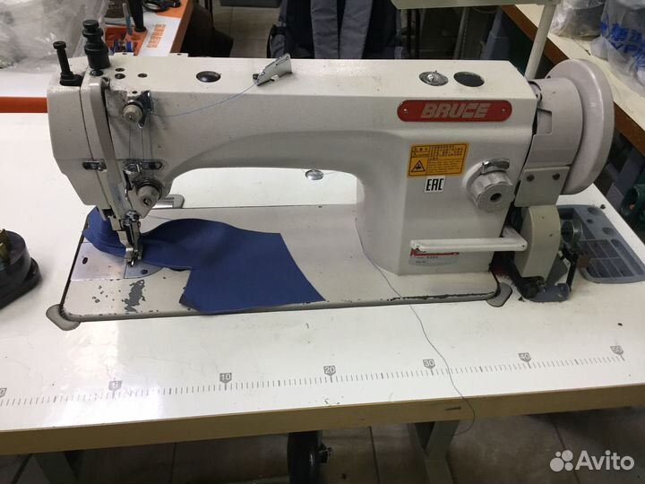 Швейная машинка с шагающей лапкой