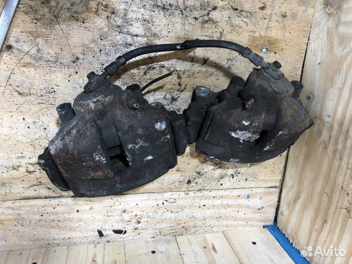 Суппорт передний VW Golf 5 288мм