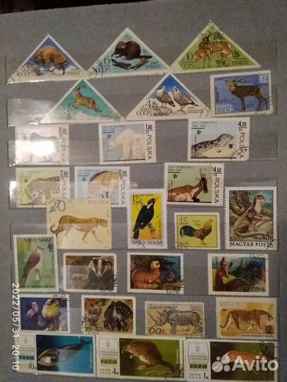 Альбом с почтовыми марками разных стран мира