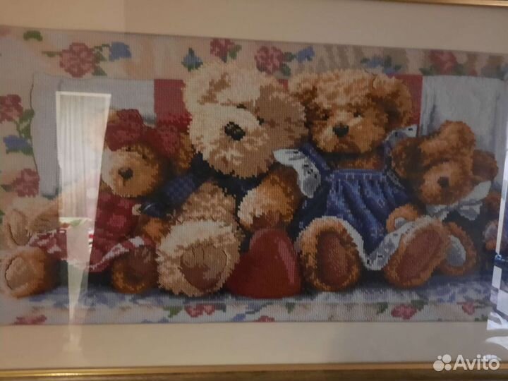 Картина вышитая крестом в рамке