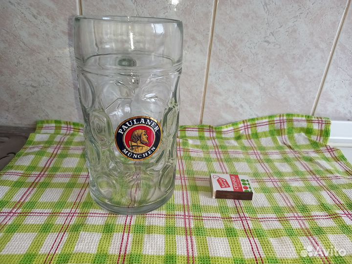 Стеклянные бокалы