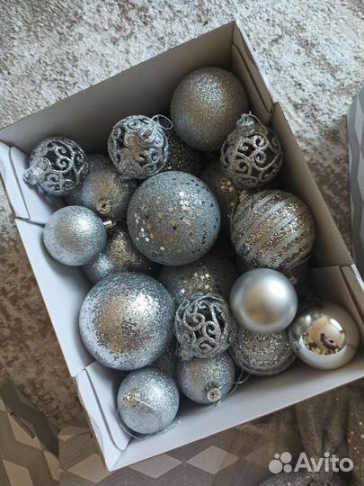 Новогодние игрушки