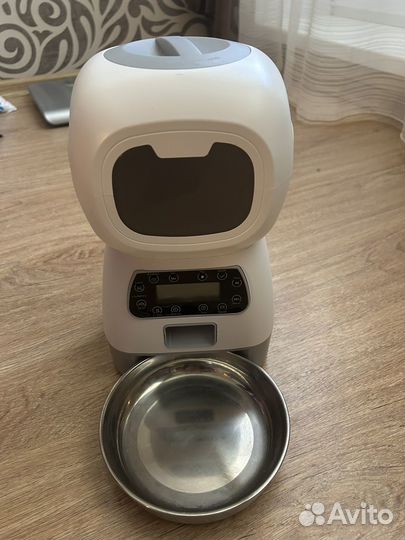 Автокормушка для собак кошек