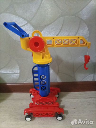 Подъемный кран игрушка