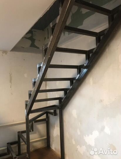 Металлический Каркас Г-образной Лестницы от Произв