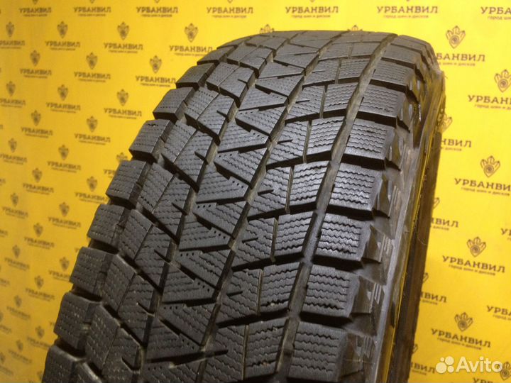 Bridgestone Blizzak DM-V1 235/65 R17