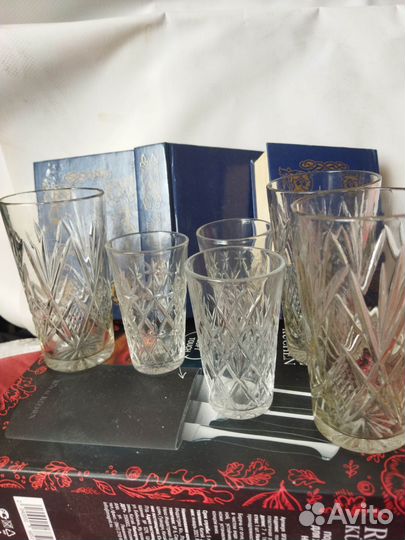 Хрустальные стаканы со стопками
