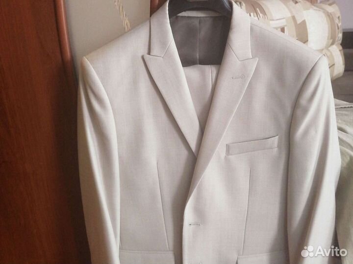 Костюм мужской новый