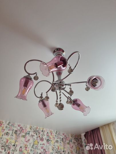 Продам люстру