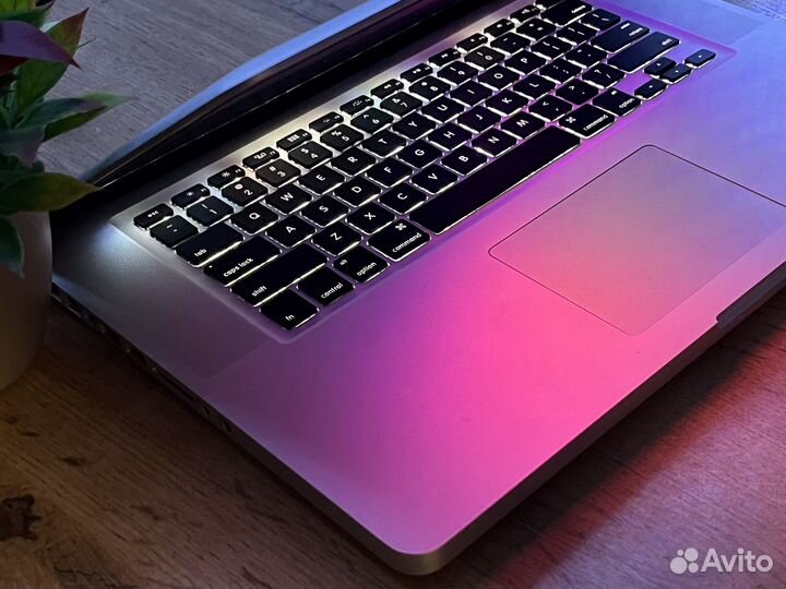 Apple MacBook Pro 15 i7/10/240
