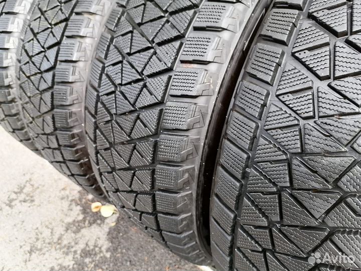 Bridgestone Blizzak DM-V2 275/60 R18